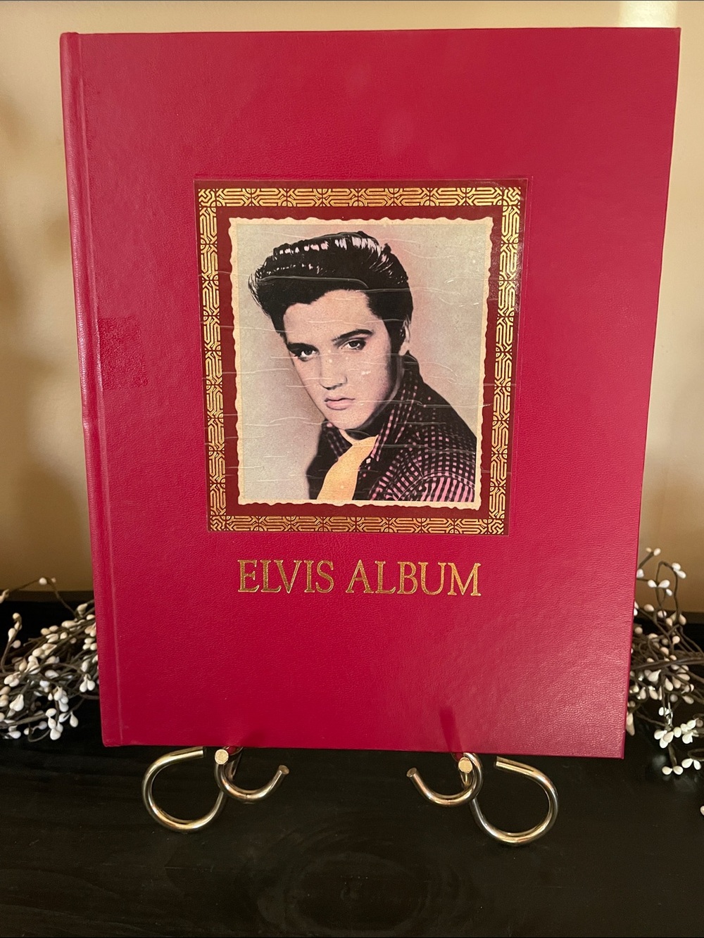 LIKE NEW Elvis Scrapbook Style Hardback Book by Publications Int. - 1991